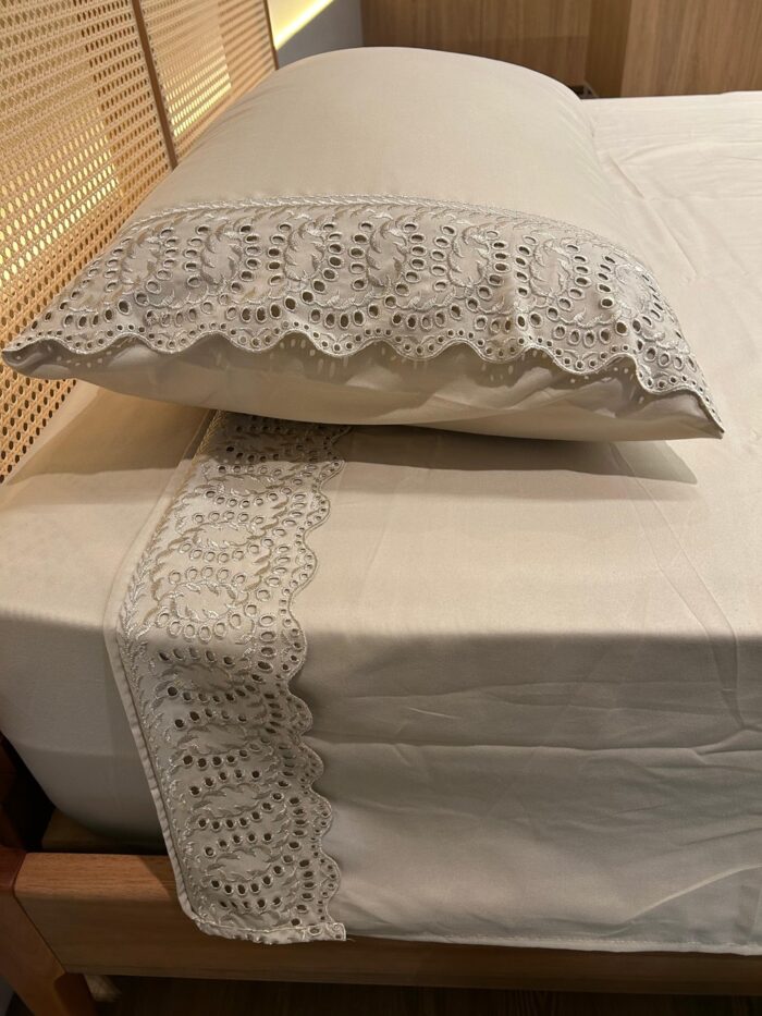 Jogo de Cama com Renda - Image 4